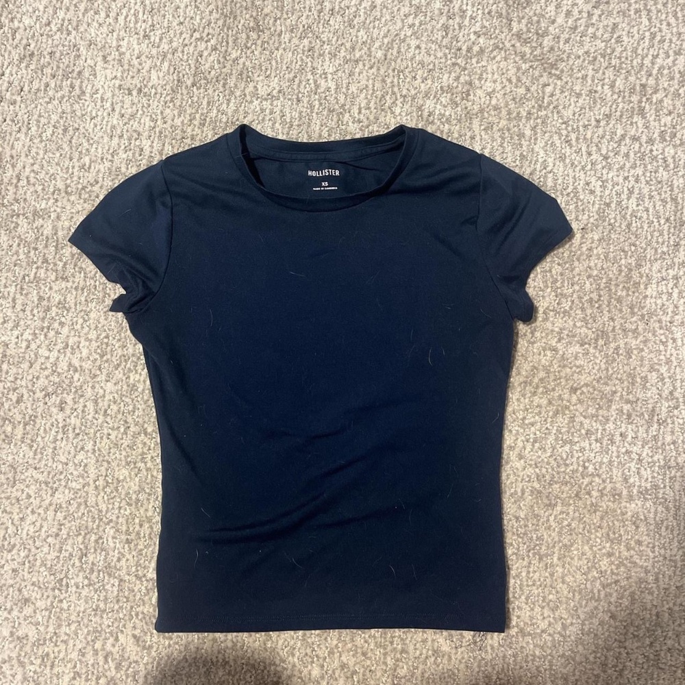 navy holister baby tee